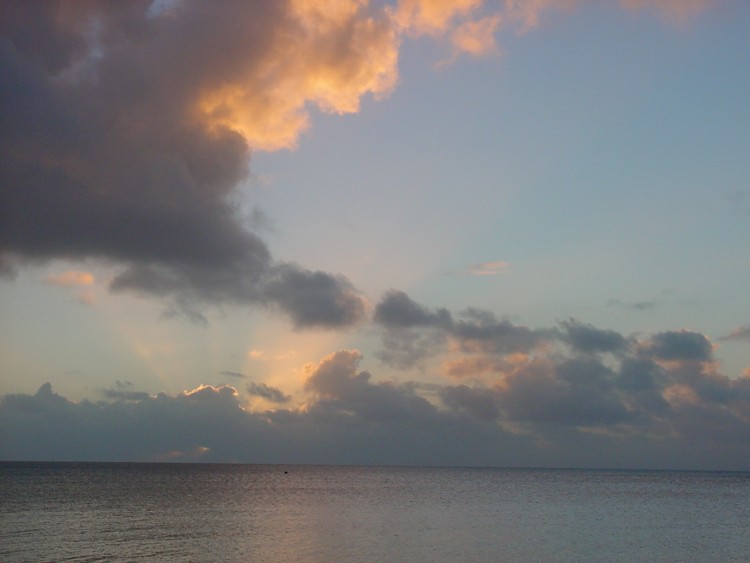 Wallpapers Nature Skies - Clouds Sur l'le des Pins