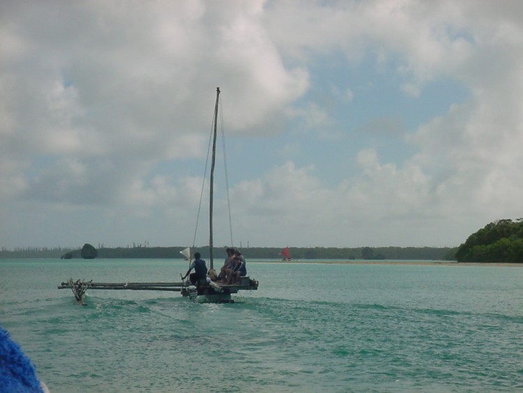 Fonds d'cran Bateaux Voiliers Pirogues en baie d'Upi