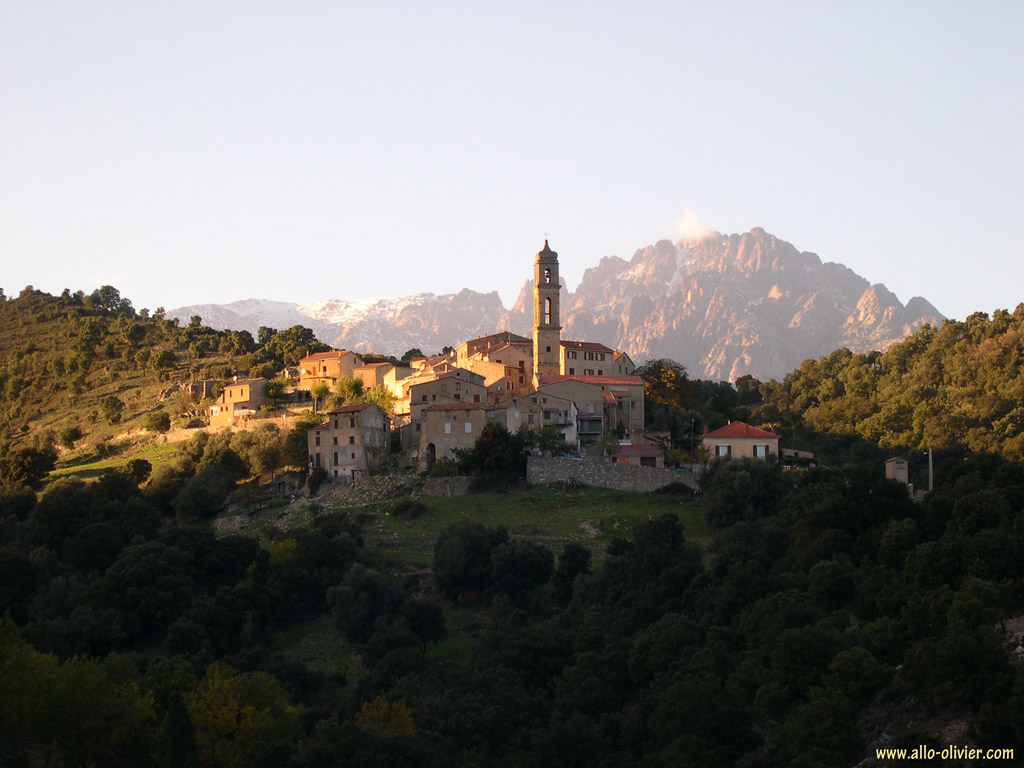 Wallpapers Trips : Europ France > Corsica Village Corse