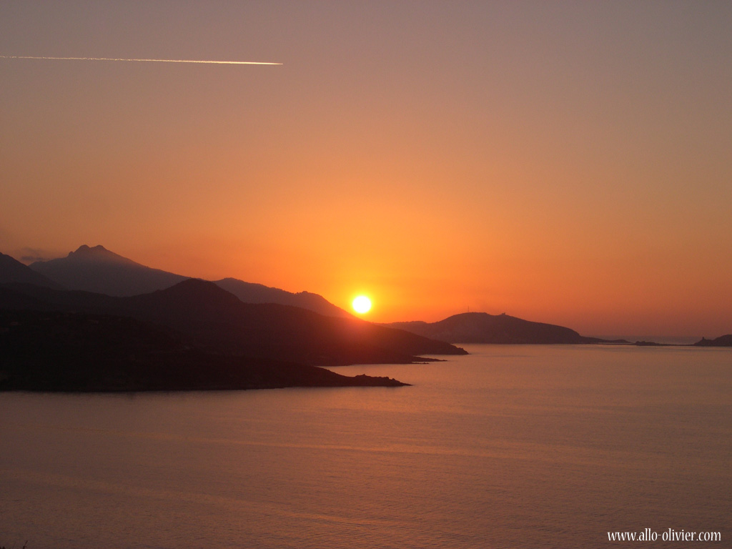 Wallpapers Trips : Europ France > Corsica Couch de soleil sur Ile Rousse