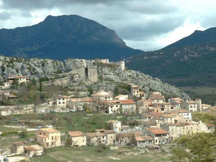 Fonds d'cran Voyages : Europe France > Provence-Alpes-Cte d'Azur Trigance, haut Var (83)