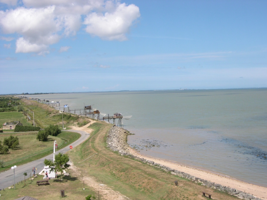 Fonds d'cran Nature Fleuves - Rivires - Torrents l'estuaire de la Gironde, pas loin de Soulac