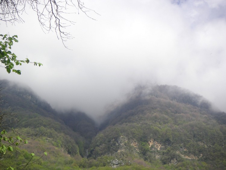 Wallpapers Nature Mountains montagne dans les nuages