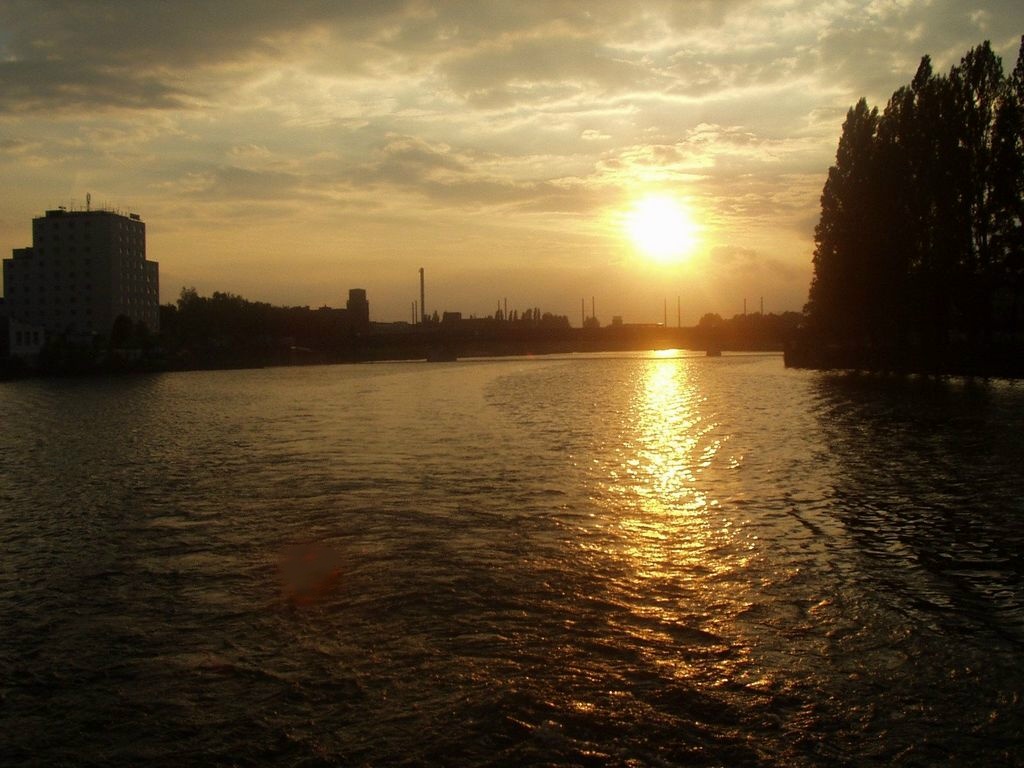 Fonds d'cran Nature Couchers et levers de Soleil Berlin