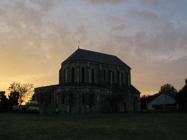 Fonds d'cran Constructions et architecture Edifices Religieux L'glise Notre-Dame de Lourde  Nevers