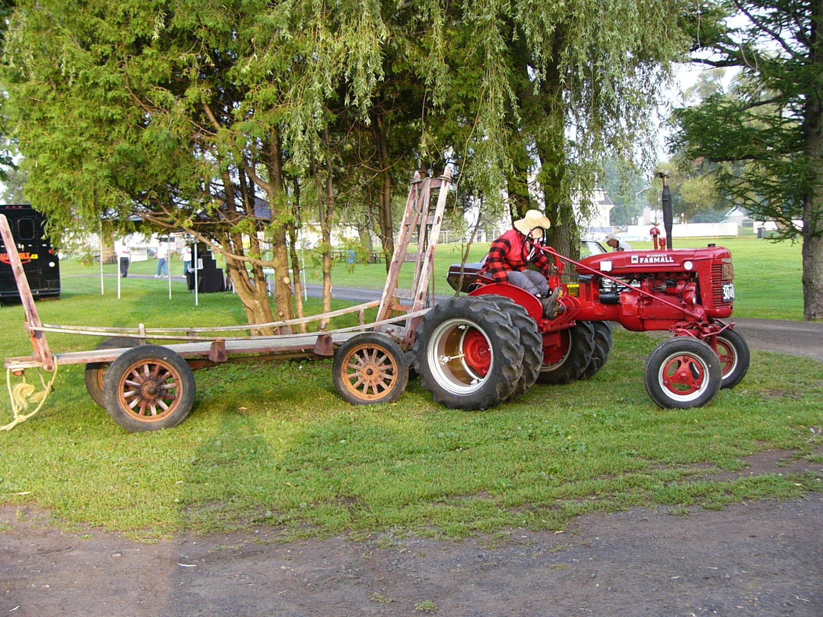 Fonds d'cran Transports divers Tracteurs Voiture de Collection,Qubec