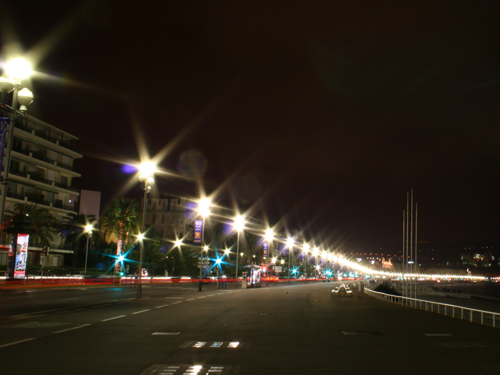 Wallpapers Trips : Europ France > Provence-Alpes-Cte d'Azur Nice- promenade des anglais la nuit