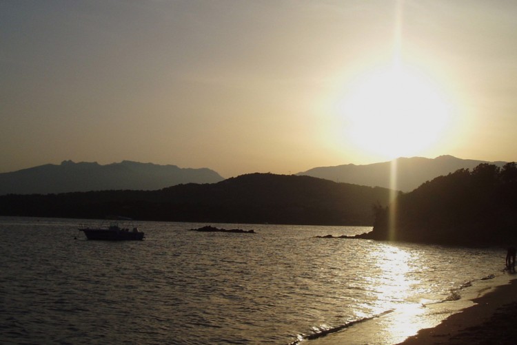 Fonds d'cran Nature Couchers et levers de Soleil benedettu (en corse)