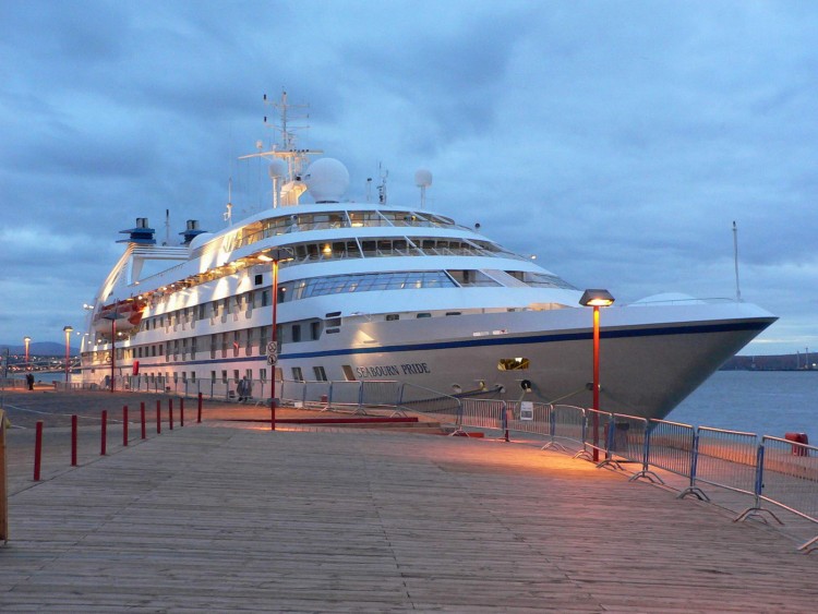 Fonds d'cran Bateaux Paquebots Seabourn Pride bateau Croisire  Qubec