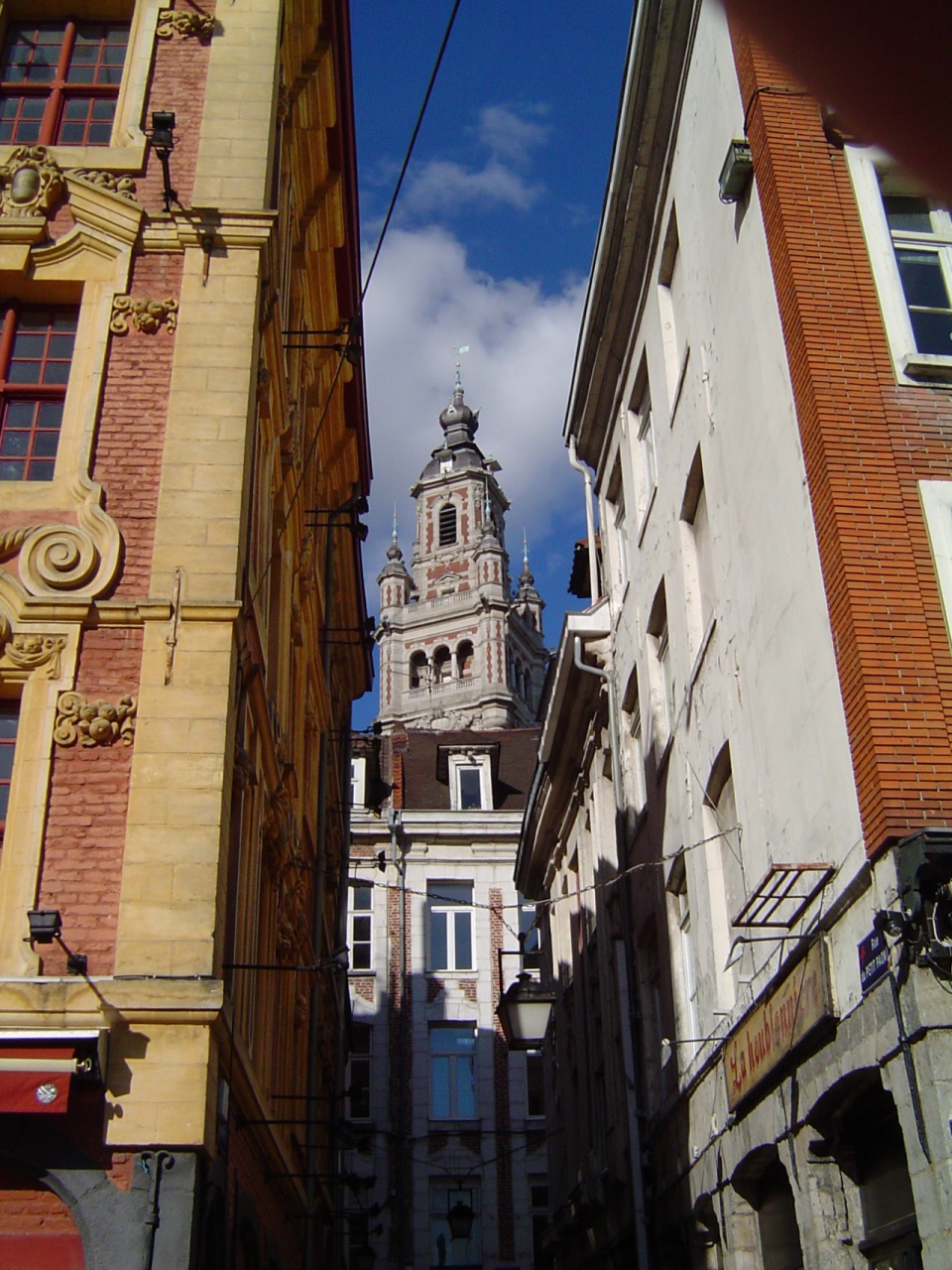 Fonds d'cran Voyages : Europe France > Nord Pas de Calais Au coin d'une rue de Lille