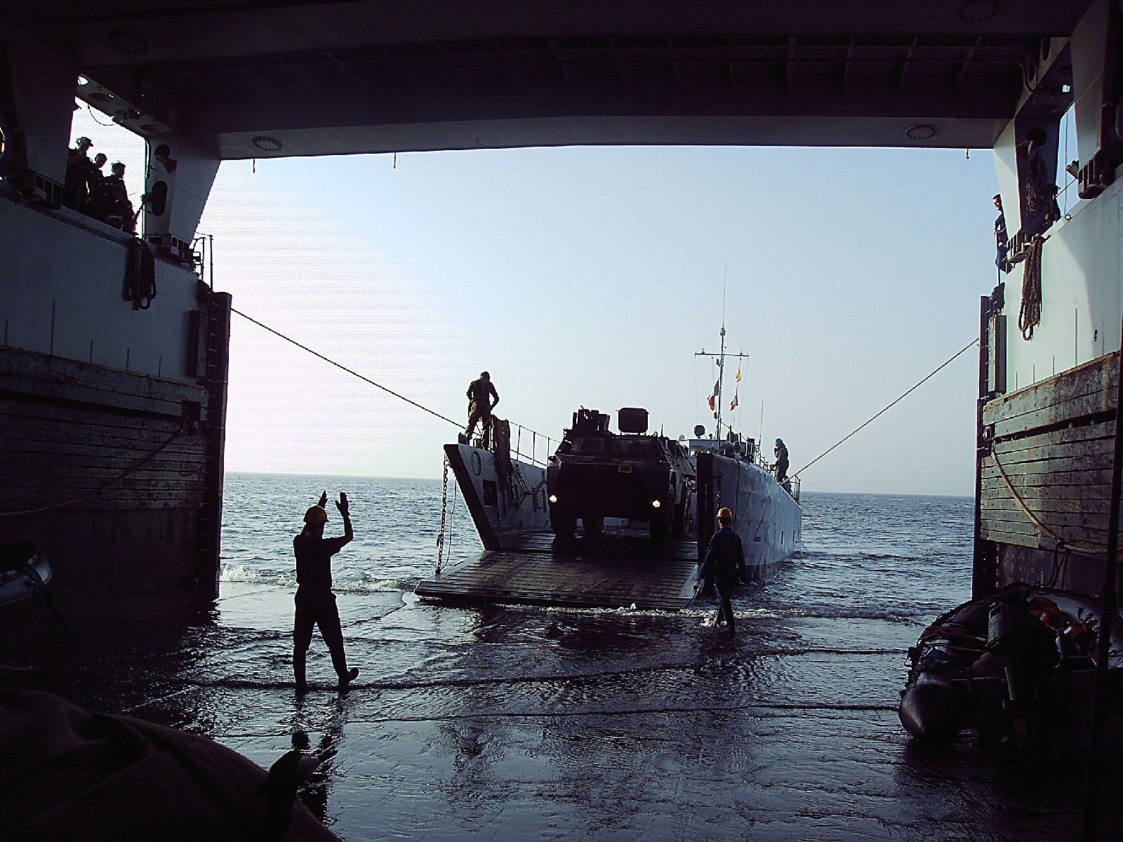 Fonds d'cran Bateaux Btiments de Guerre TCD ORAGE (SENEGAL)