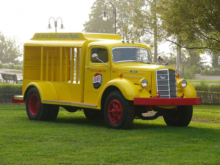 Fonds d'cran Voitures Voitures de collection Voiture de Collection Camion