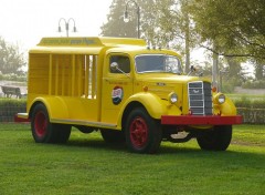 Fonds d'cran Voitures Voiture de Collection Camion