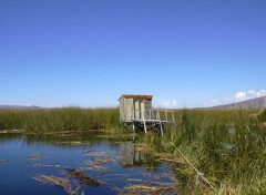 Fonds d'cran Nature Cabane sur le lac Titicaca