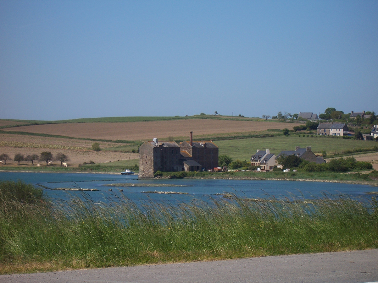 Fonds d'cran Constructions et architecture Moulins - Eoliennes Moulin a Mares