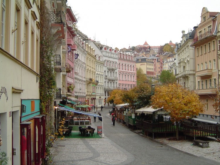 Fonds d'cran Voyages : Europe Rpublique Tchque Rue pitonne de Karlovy Vary