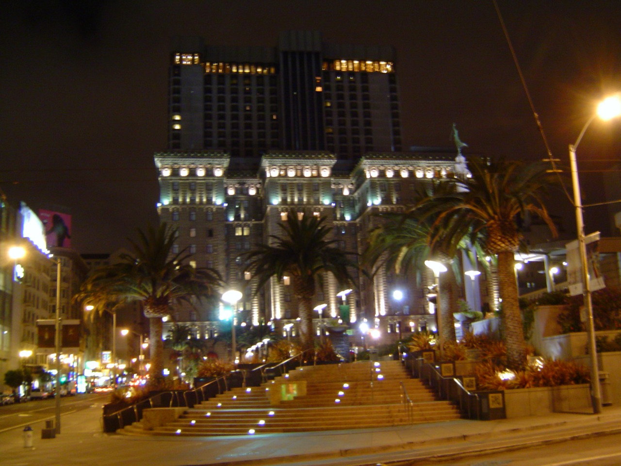 Fonds d'cran Voyages : Amrique du nord Etats-Unis Union Square by night San Francisco