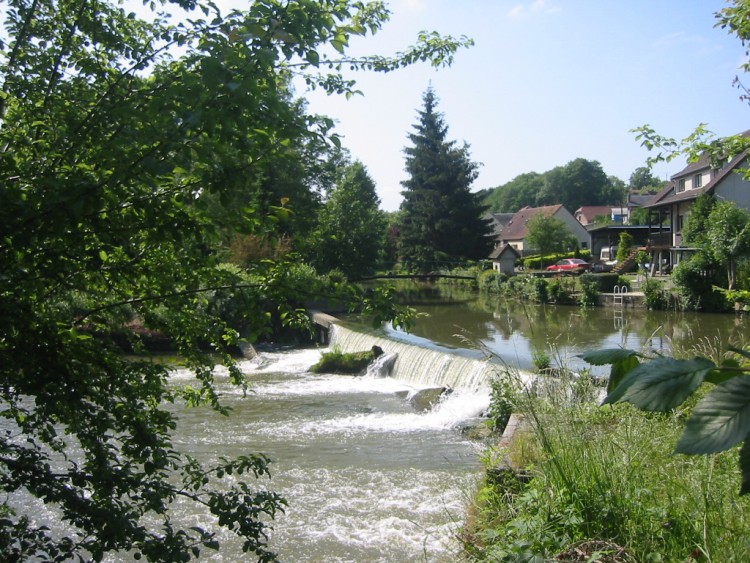 Fonds d'cran Nature Cascades - Chutes Petite chute d'eau sur l'Oise