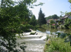 Fonds d'cran Nature Petite chute d'eau sur l'Oise