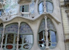 Fonds d'cran Voyages : Europe Maison de Gaudi