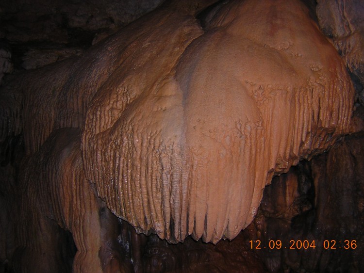 Fonds d'cran Nature Cavernes - Grottes monstre pierreux