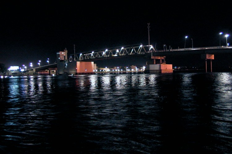 Fonds d'cran Voyages : Afrique Tunisie Pont Mobile de Bizerte