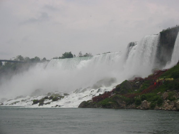 Fonds d'cran Nature Cascades - Chutes Prs des chutes amricaines