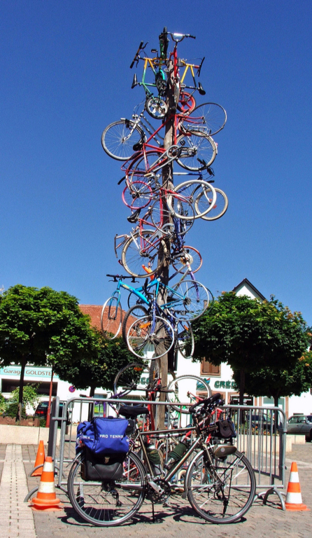 Fonds d'cran Transports divers Vlos Le Tour de France est parti ! C\\\'est nouveau, parking  vlos...