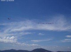 Fonds d'cran Nature Avion survolant st-trop