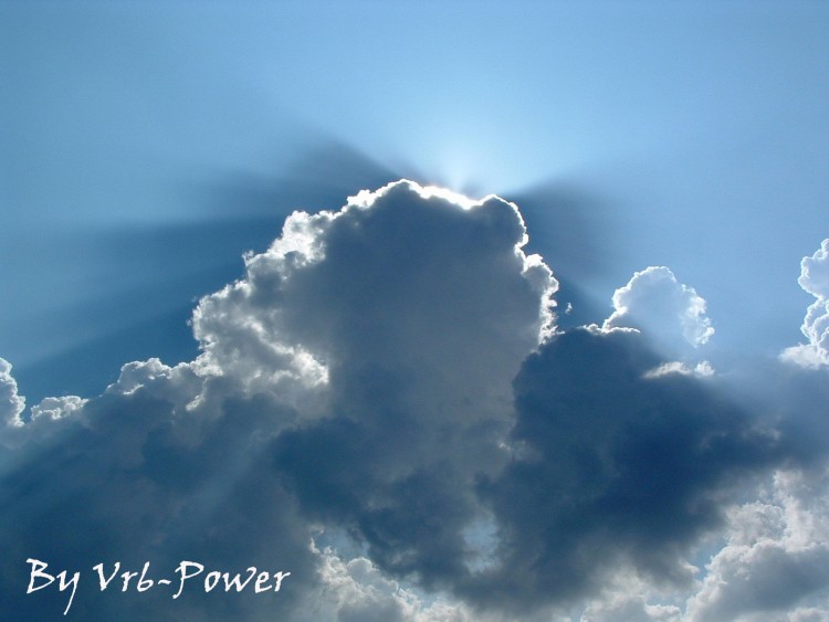 Fonds d'cran Nature Ciel - Nuages Un cache-cache rayonnant !!!