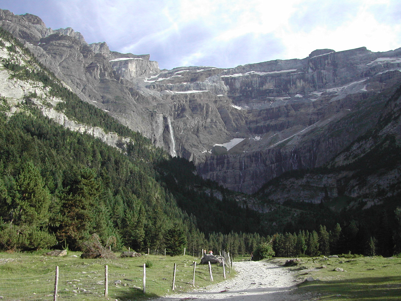 Fonds d'cran Nature Montagnes Cirque de Gavarnie