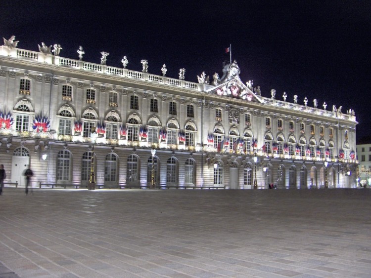 Fonds d'cran Voyages : Europe France > Lorraine Place Stanislas - Nancy nocturne