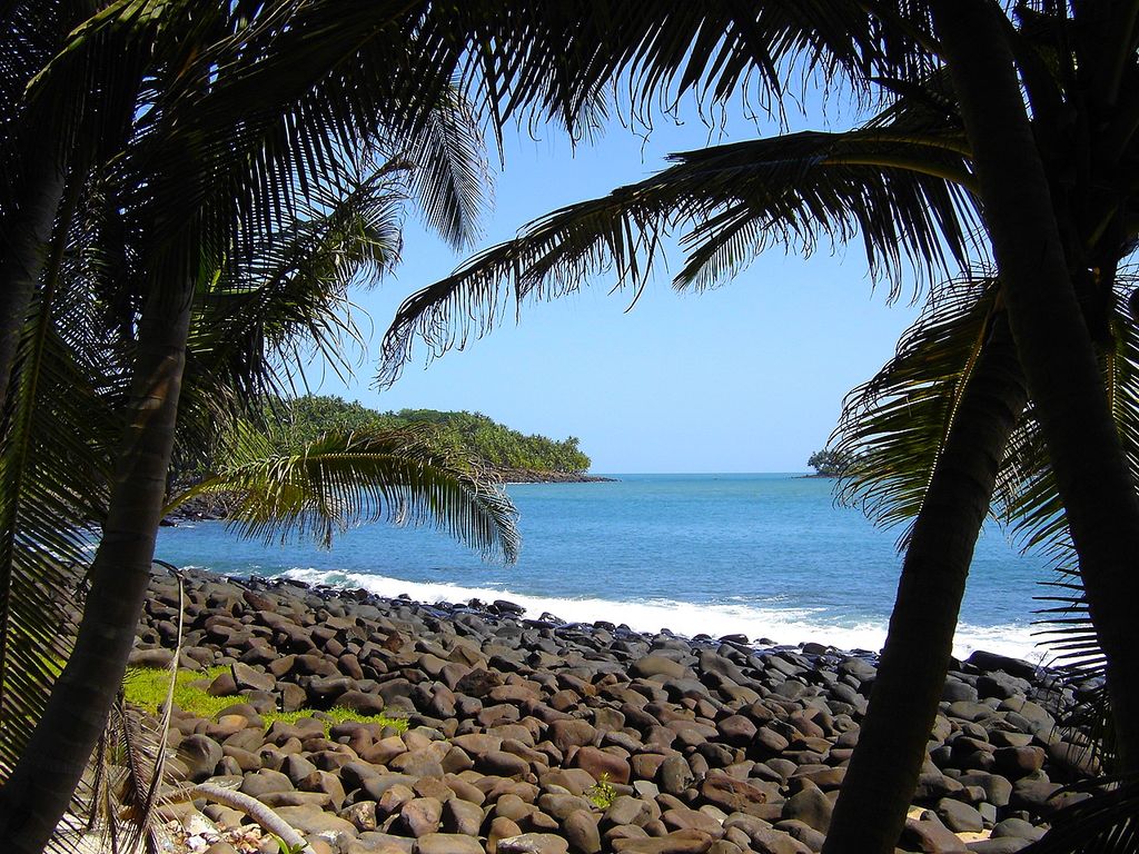 Wallpapers Nature Paradisiac Islands vue sur l'le du Diable depuis la Royale (guyane - 07/2005)