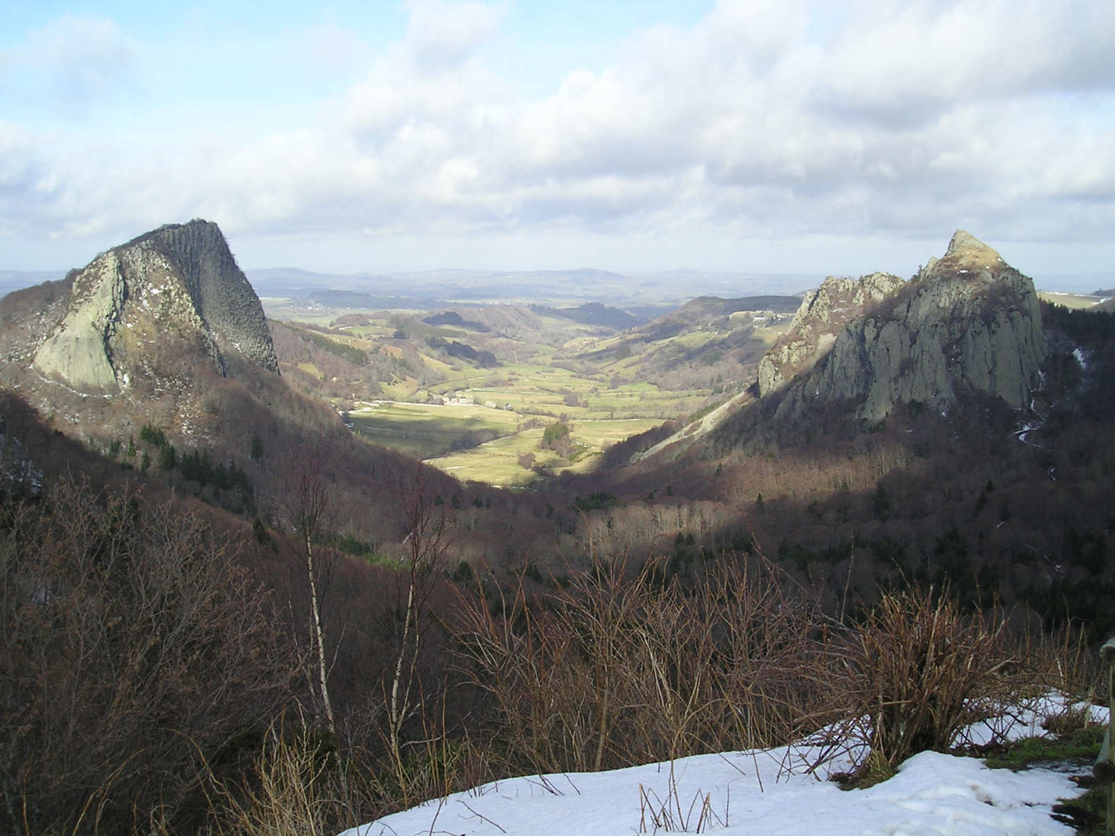 Fonds d'cran Nature Montagnes Roches tuilires et sanadoires