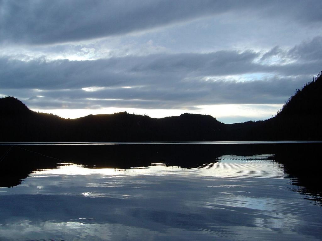 Fonds d'cran Nature Couchers et levers de Soleil LAC ENMURAILLE