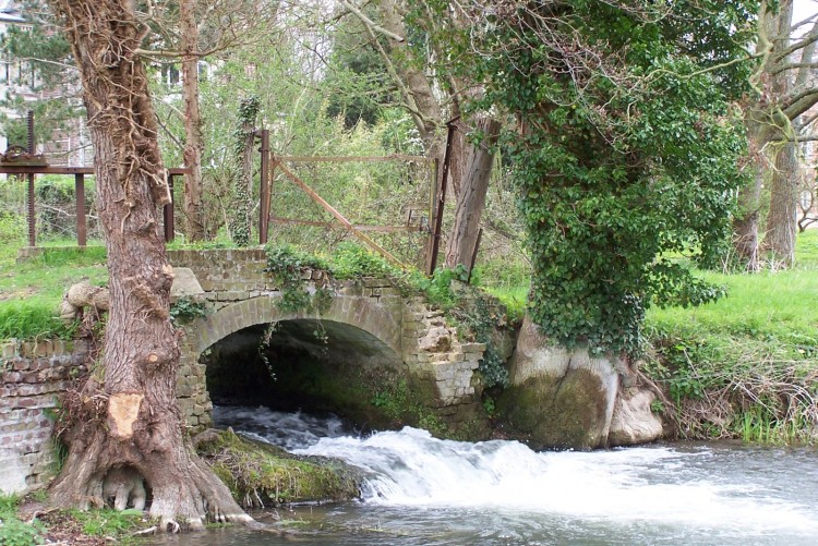 Fonds d'cran Nature Cascades - Chutes Mini cascade aprs cluse