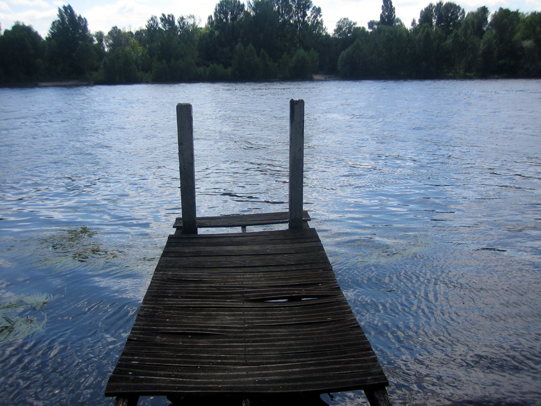 Fonds d'cran Nature Lacs - Etangs Une porte, un escalier, enfin un ponton