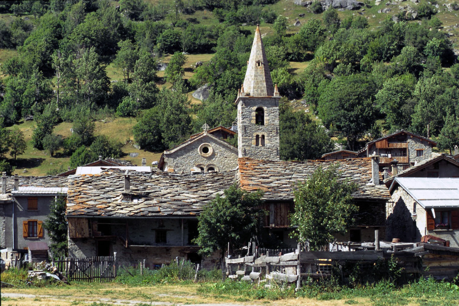 Wallpapers Constructions and architecture Religious Buildings Valle de la Maurienne