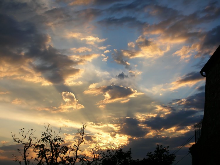 Fonds d'cran Nature Couchers et levers de Soleil Golden Clouds