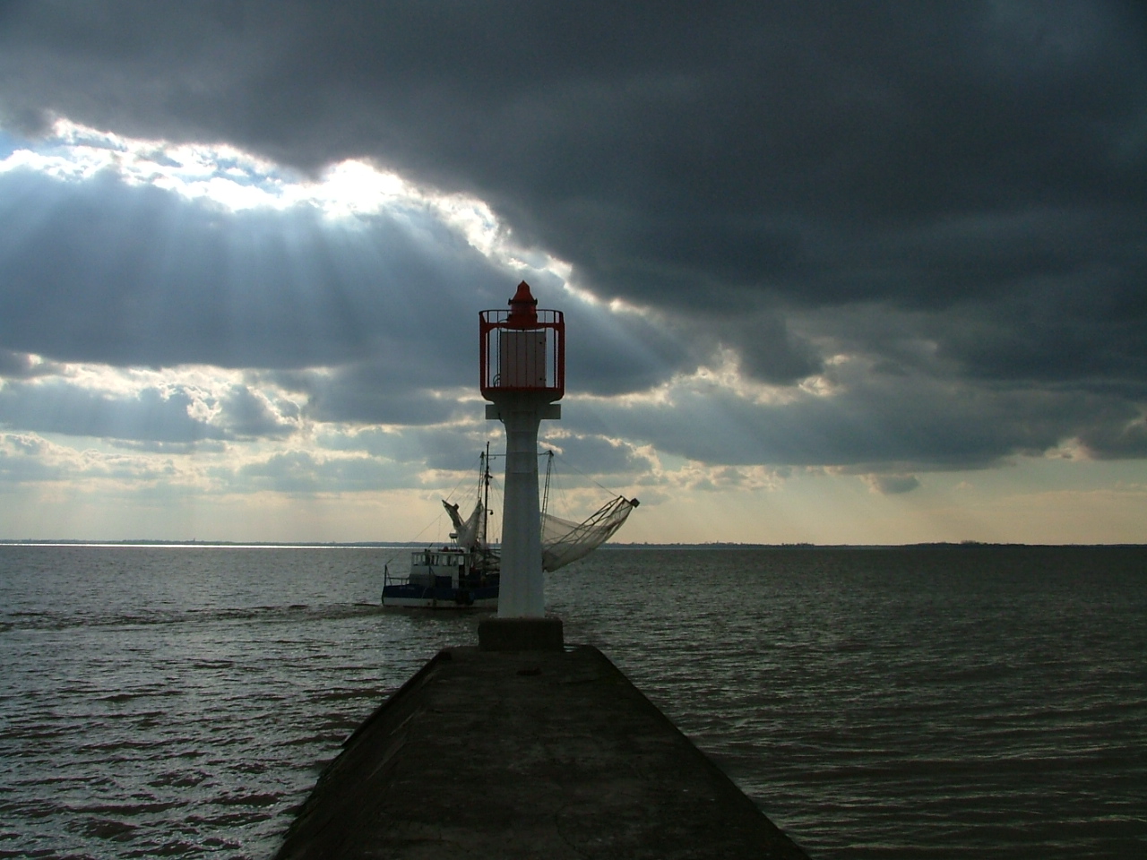 Fonds d'cran Nature Mers - Ocans - Plages port de Vitrezay (17)