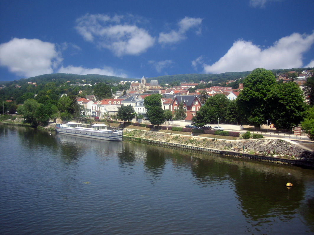 Fonds d'cran Voyages : Europe France > Ile-de-France Toujours des nuages