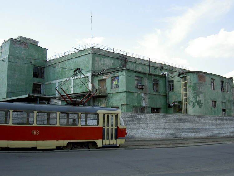 Fonds d'cran Voyages : Europe Russie Tramway dans une rue de Yalta