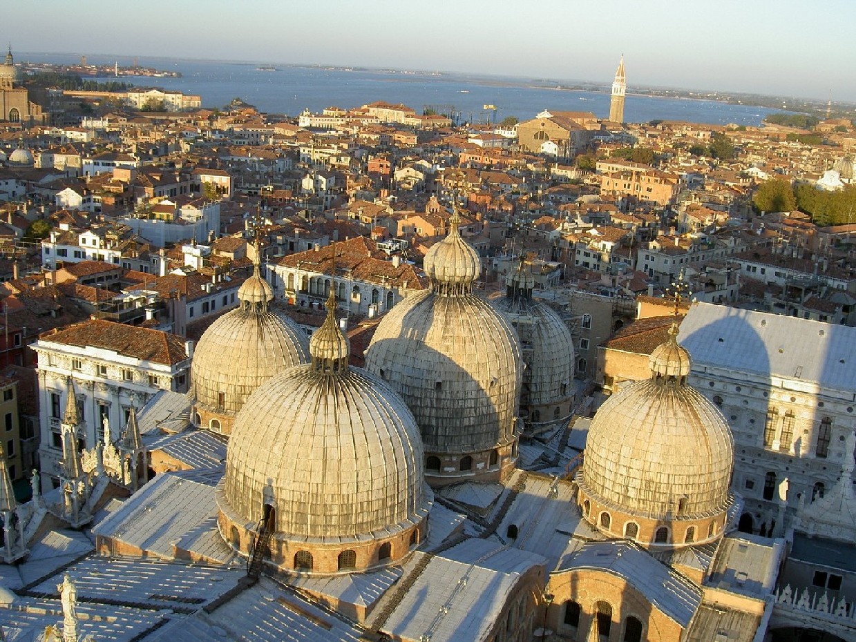 Fonds d'cran Voyages : Europe Italie Venise vue depuis la tour de l'horloge