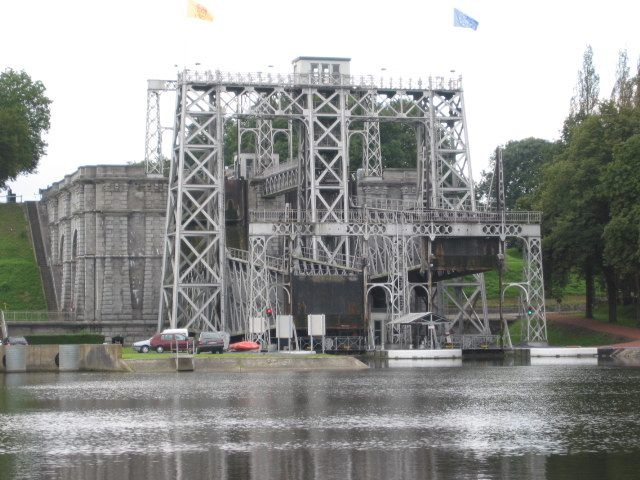 Fonds d'cran Voyages : Europe Belgique Ascenceurs sur le canal du Centre