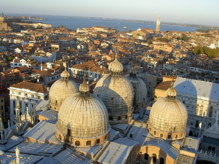 Fonds d'cran Voyages : Europe Italie Venise vue depuis la tour de l'horloge