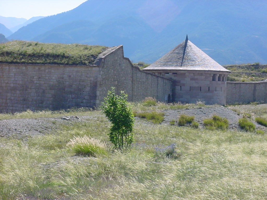 Wallpapers Trips : Europ France > Provence-Alpes-Cte d'Azur mont-dauphin