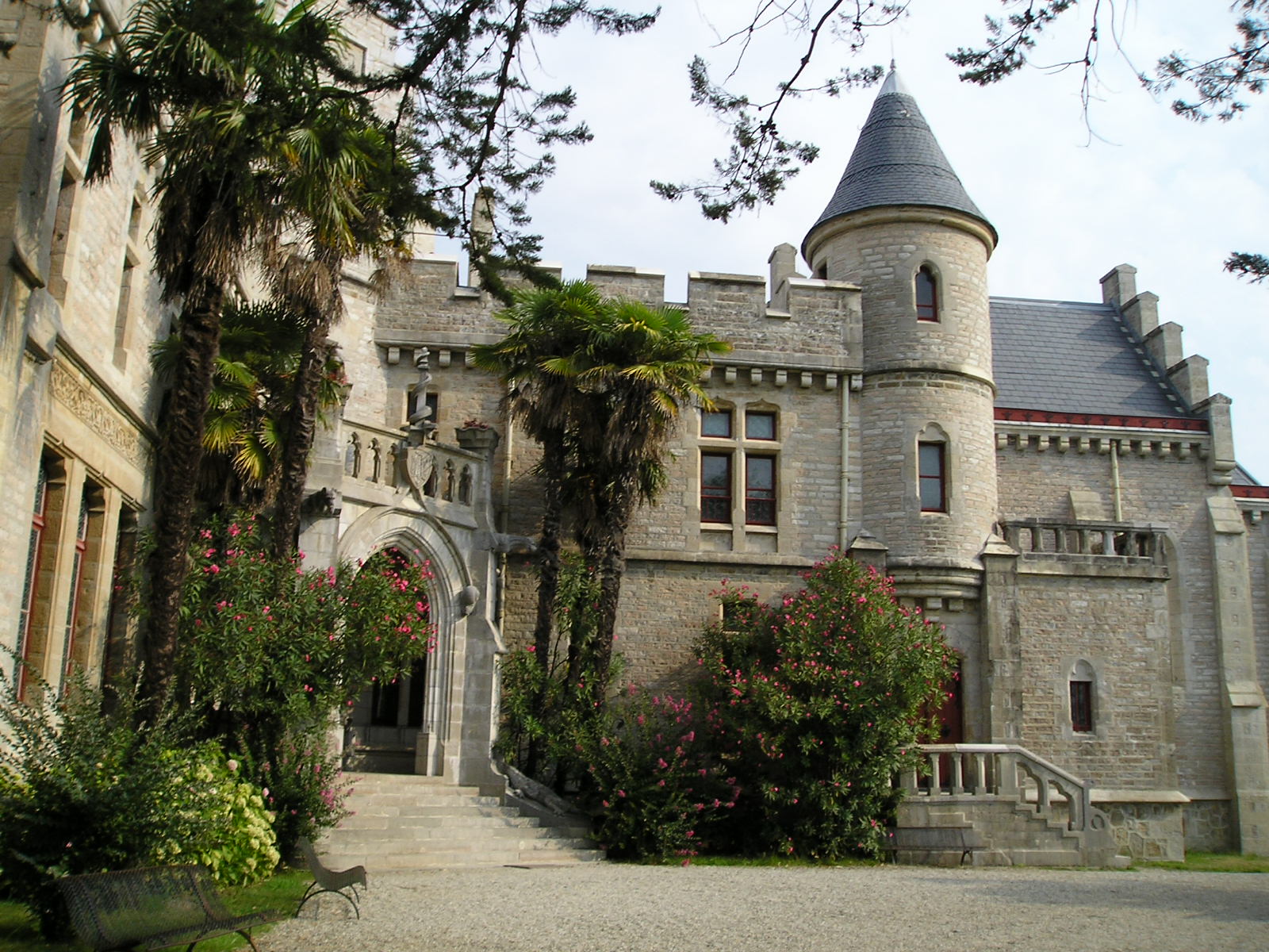 Fonds d'cran Constructions et architecture Chteaux - Palais chateau d'abbadia