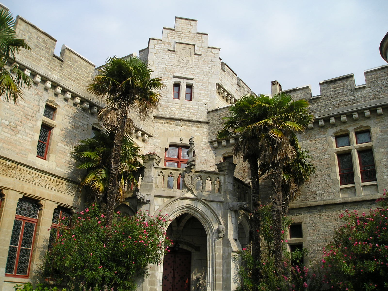 Fonds d'cran Constructions et architecture Chteaux - Palais chateau d'abbadia