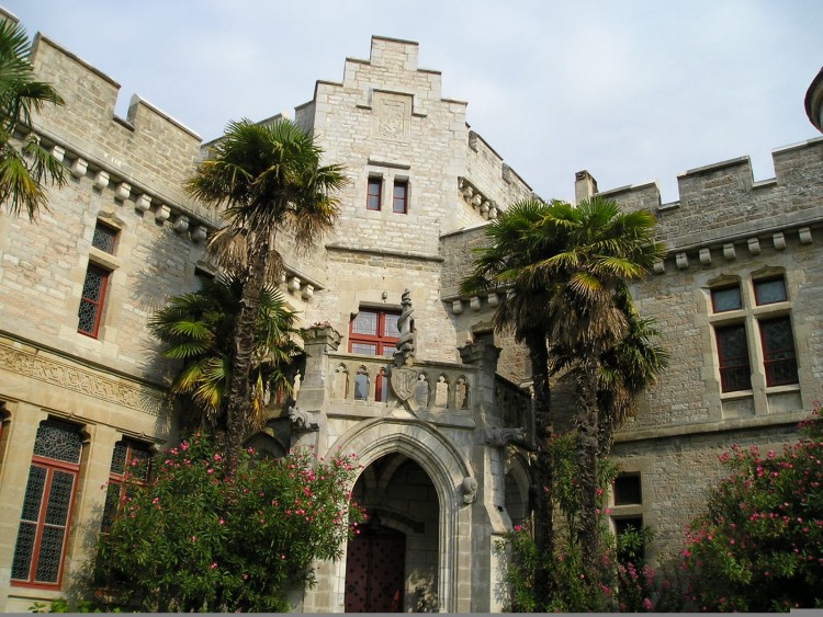 Fonds d'cran Constructions et architecture Chteaux - Palais chateau d'abbadia