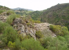 Fonds d'cran Voyages : Europe Vers le ruines d'un chateau...